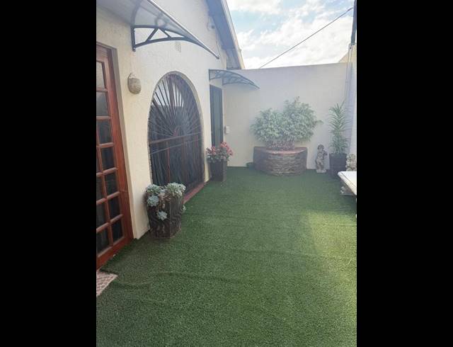 3 BEDROOM HOUSE FOR SALE IN KENSINGTON